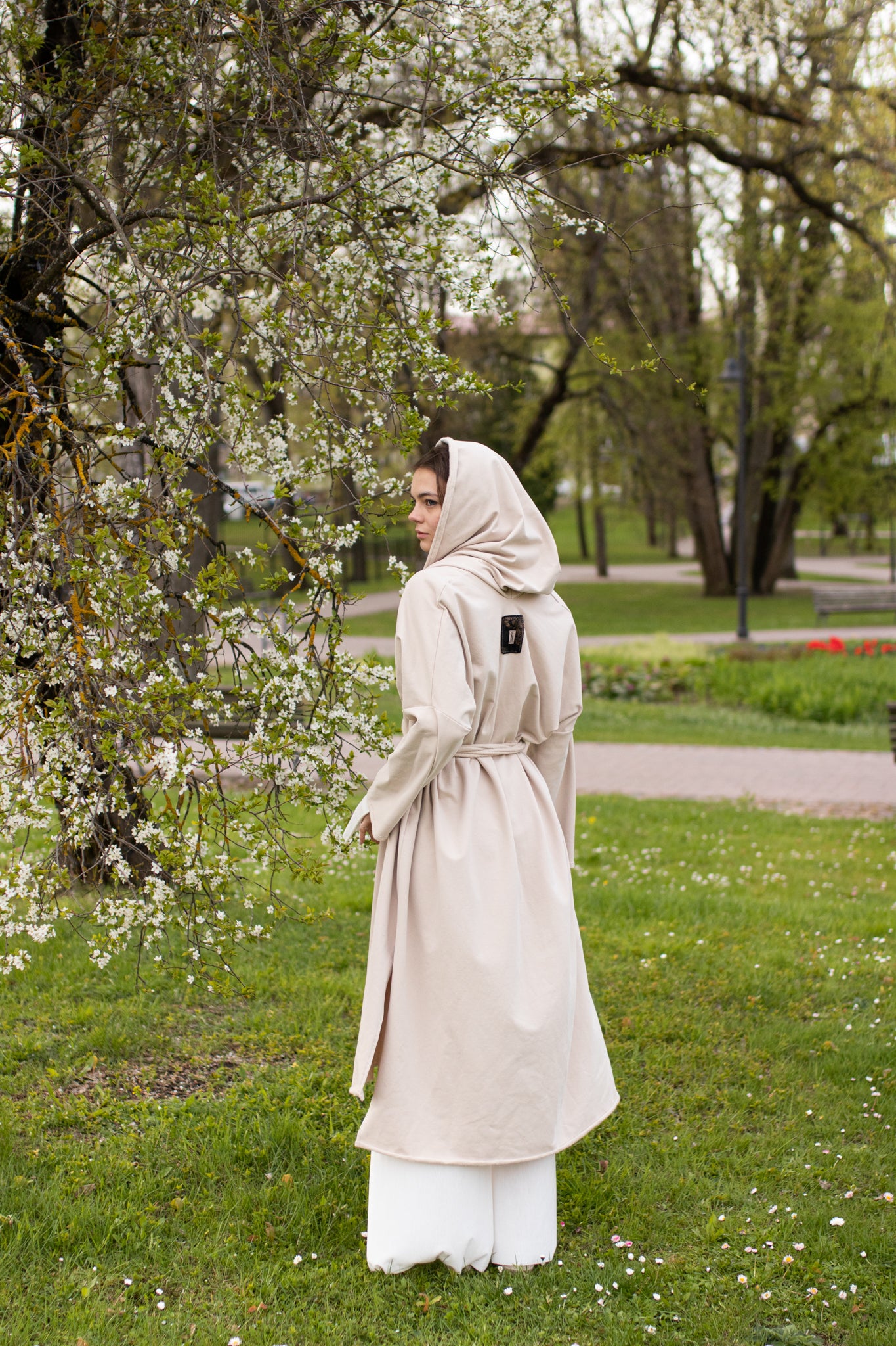 KYRA Warm Organic Cotton Cardigan Coat with Hood / Milky White / Black