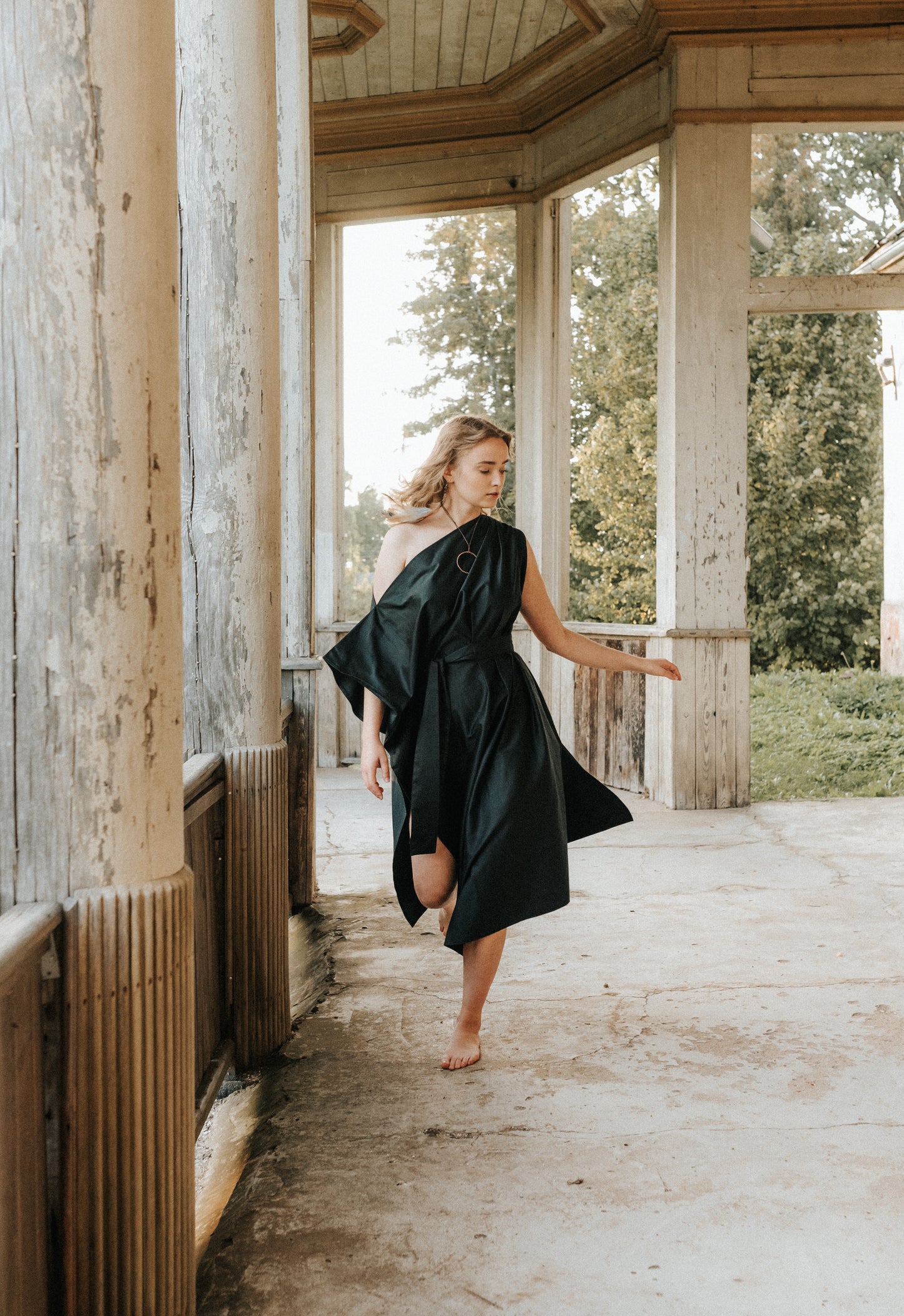 APHRODITE Organic Cotton Sateen One Shoulder Dress / Black