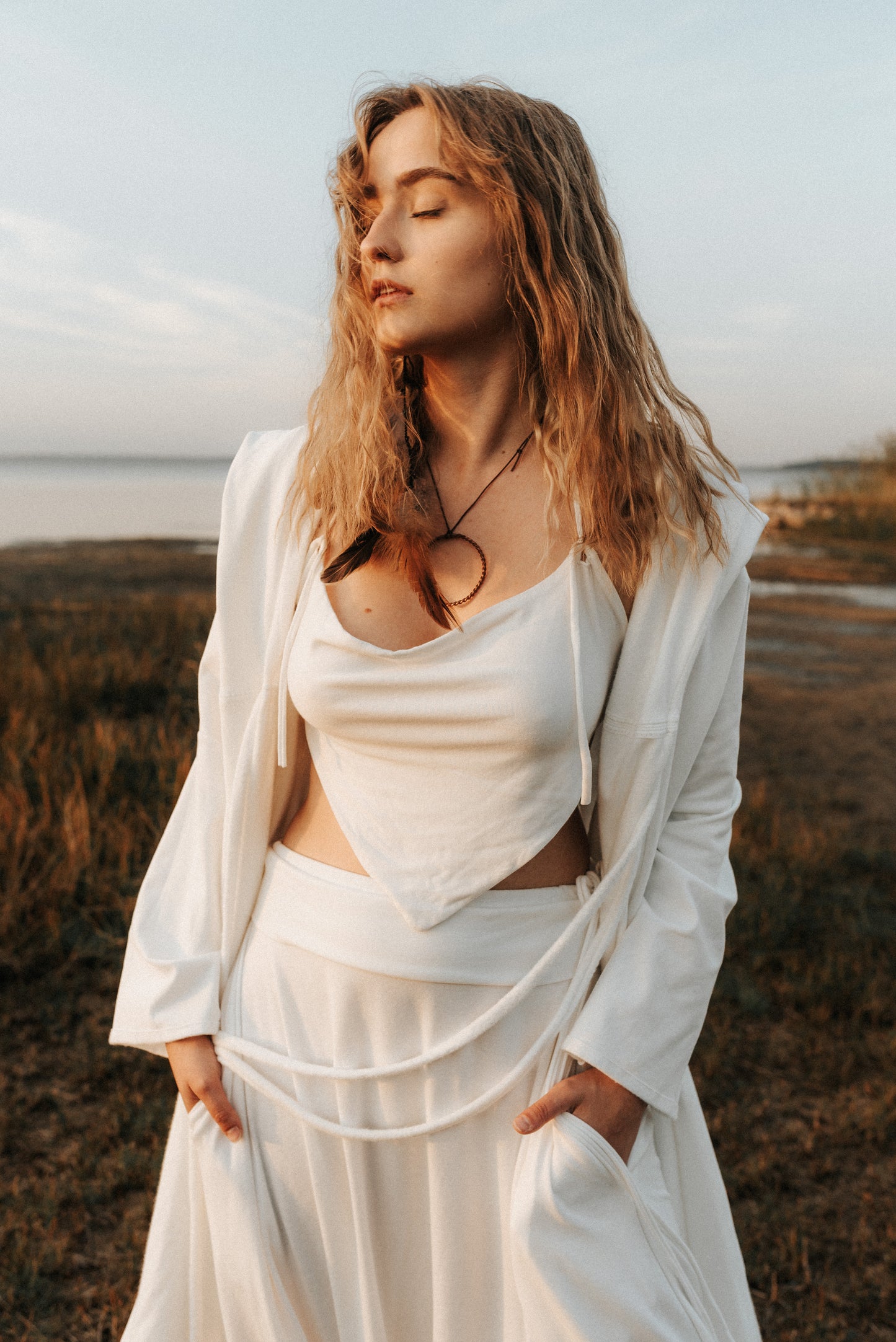 CHANTICO Tencel Top / Milky White / Black