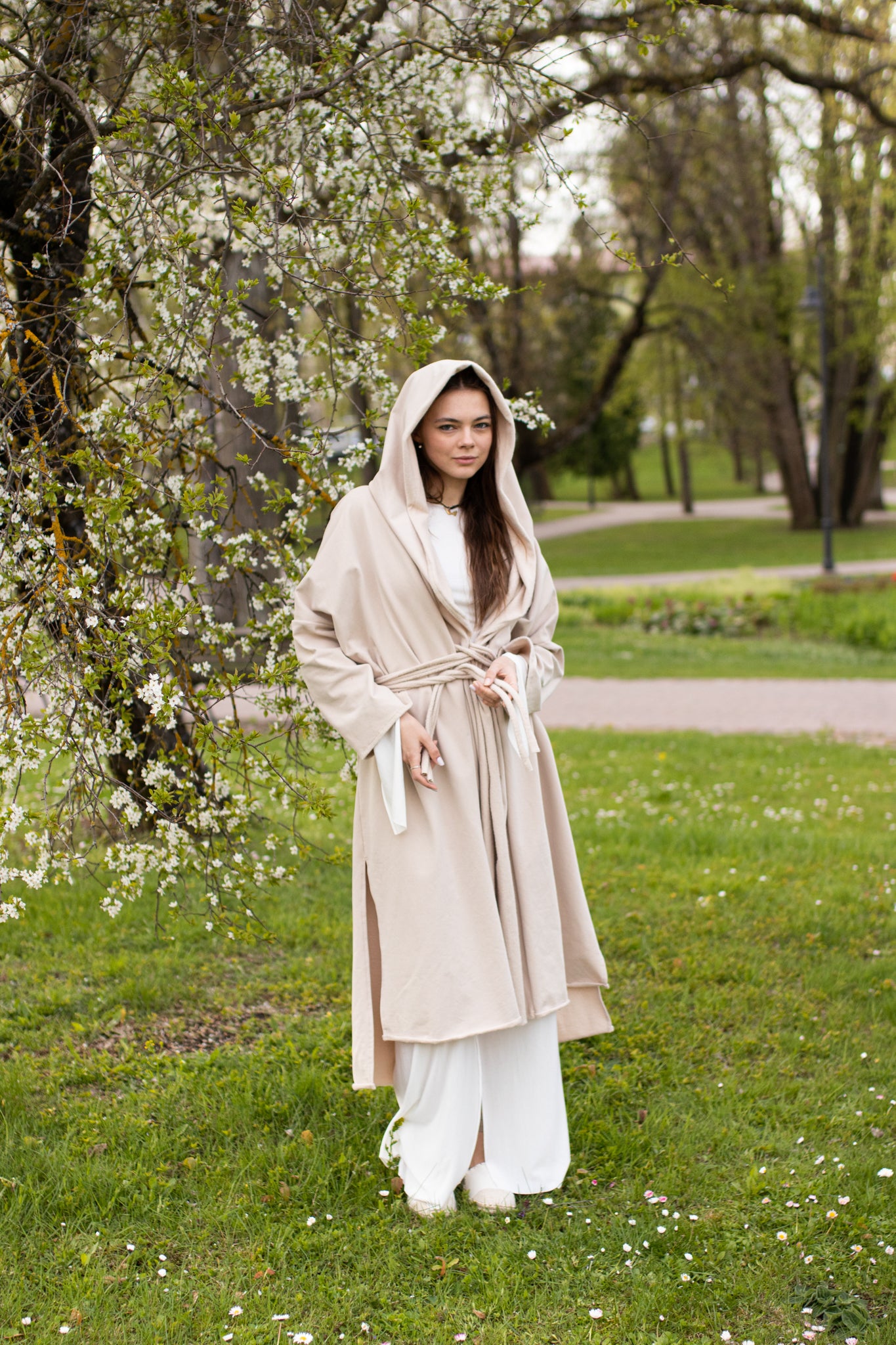 KYRA Warm Organic Cotton Cardigan Coat with Hood / Milky White / Black