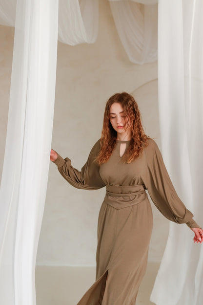 ARIA Royal Sleeves Dress / Smokey Quartz / Black