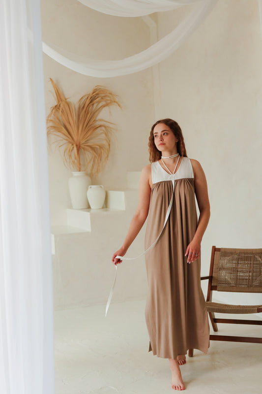 SOPHIA Dress / Beige Milky White / Chocolate Black