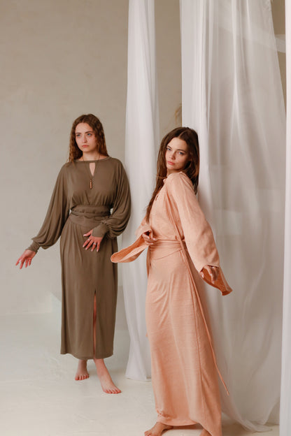 ARIA Royal Sleeves Dress / Smokey Quartz / Black